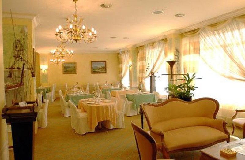 Hotel Les Nations Cenevre Restoran fotoğraf